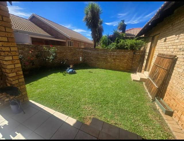3 BEDROOM TOWNHOUSE FOR SALE IN ANNLIN